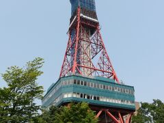 さっぽろテレビ塔
1957年（昭和32年）に開業した、高さ147.2メートル。札幌のシンボル。