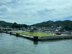 いい島だった直島
やっぱり島は泊まるに限る
日本人はほとんど日帰り
欧米系の方々かなり泊まって楽しんでました