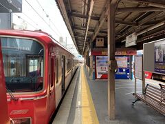 吉良吉田駅へ戻ります。なるべくクーラーにあたりたいので、普通でのんびり行きます。