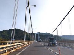 「伯方橋」と「大島大橋」の2本を合わせて「伯方・大島大橋」と呼んでいますが、橋の数は6本目と7本目の2本をカウント。