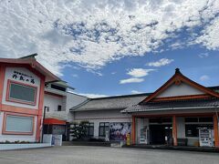 9時、道の駅なちに到着。ここから海に行けますが、更衣室とかが近い駐車場に移動します。