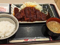 安定の矢場とん。名古屋めしでしめます。

急に思い立って来たけど、楽しい旅でした。
モーニングがイチオシ。
リスは激しめでした。

実はパスタの後、車の調子が悪くなり急遽メンテナンスしてもらい何とか帰って来れました、、