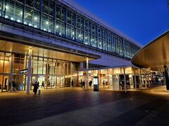 富山駅に到着です。
いつ来ても綺麗だ。