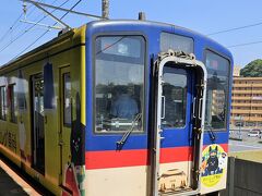 1時間20分ほどで鹿島神宮駅に到着。
車窓の写真はなし。
高架を通るので車窓は広々しており、沿線には北浦が見えたりして、そんなに期待してなかったけど、飽きることなく眺めてしまう。
案外終点まで乗る方も多く、地元の足として使われている様子。
