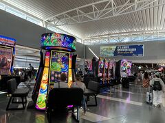 ラスベガス空港にはカジノがある