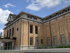 お目当ての京セラ美術館へ