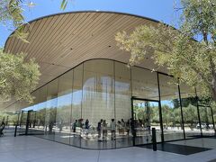 空き時間が少しあったので、Apple Parkへ