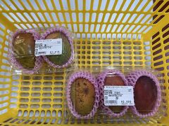 マンゴーも糸満産のものが豊富で賑わっていました♪
