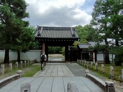 山鉾巡行を見た後は、近くの建仁寺へ。