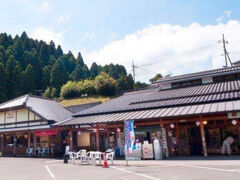 物産館やレストラン、史料館があります　物産館で矢部茶を購入しました