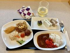 【 ANA LOUNGE @KIX 】

2024年6月30日，関西国際空港に早く着いて時間が余る。クレジットカードに付いてくる「PRIORITY PASS」で，北ウイング・ゲート15付近の【ANAラウンジ】へ行ってみました。