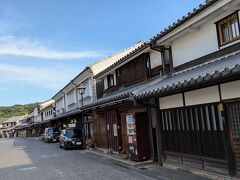 駅から商店街と美観地区を通りホテルに向かいます。
、