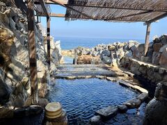 絶景！湯の花が舞うお湯も最高です。
他のお客様はおらず、贅沢なひとり時間を満喫させていただきました。
