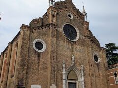 サンタ・マリア・グロリオーサ・デイ・フラーリ教会。ベネチアのゴシック様式を代表する教会。