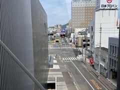 右側には
丸亀駅前の借景
駅前ホテルの東横イン