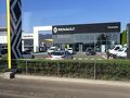 ブラショフの新市街のホテル付近には、車のディーラーが色々日産も有ったなぁ