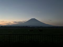仮眠の後、目指すは田貫湖！その途中の富士山です。美しい。