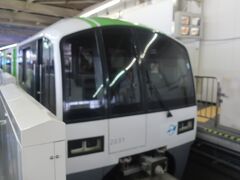 本日は浜松町から東京モノレール
日立物流の子会社からJR東日本グループとなり､JR東日本グループの羽田空港への足となっていますが､近頃JR東日本本体の羽田空港へのアクセス路線を進めているニュースが話題となっています
全線複線ですが､浜松町駅構内161mのみ単線(複線化計画があるそうです)