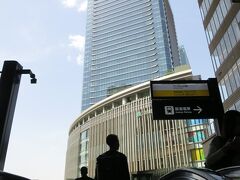 阪急線に乗り換えなければいけないのに、
「阪急電車は、右」という表示を見落とし（＞＜）