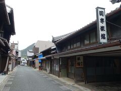 　岡専旅館は江戸時代から続く旅館。