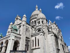 サクレクール寺院は保安検査があるので入場待機列が長いです。