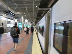 アーランダエクスプレスで時速200kmで快調に飛ばし、20分でストックホルム中央駅に到着しました。