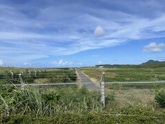 与那国島で、一番行きたかったところ！
北牧場に来ました。
空港の真横です。


