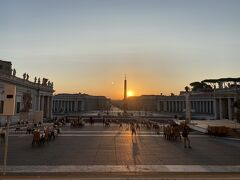 早朝の「サンピエロ広場」
朝日が美しい。