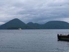 洞爺湖に来る途中の濃霧を考えると、中島が見えてだけでも良かったと思うことにしました