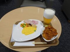 NARITA PREMIER LOUNGEが利用できました。
あまりに偶然に、会社の先輩に遭遇しました。