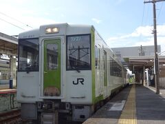 八高線高崎行が到着。埼玉ではここでしか乗れないディーゼルカーです。
乗り心地の良いキハ110のワンマン2両編成。
ここから1時間10分以上で高崎へ。