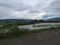 　紀の川市の桃源郷。
　桃源郷はかおり風景100選にも選ばれ、「ひと目十万本」といわれる桃の花でつくりだされている観光スポットです。「桃源郷」で栽培される桃は、「あら川の桃」ブランドとして全国的に有名です。4月上旬には「桃山まつり」や「桃源郷ハーフマラソン」などのイベントが開催されます。