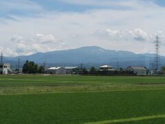 そして鶴岡が近くなると今度は月山。山好きには堪らない景色でした。