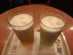 エスモール内にあるドトールでヨーグリンを飲んで一休み。