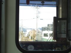 右前方に古そうなキハ６０３形車両