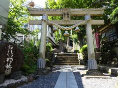 今度は、修禅寺の隣にある日枝神社にやってきました。
源 範頼が兄である頼朝から幽閉された修禅寺の信功院があった場所です。