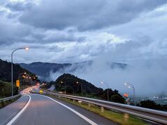 帰り道、長野自動車道道からの景色。雲海が見事。