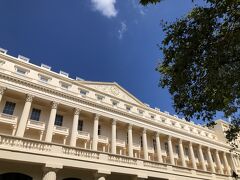 バッキンガム宮殿を建てた建築家による建物&#10024;

セントジェームズ宮殿に隣接している、イギリス王室邸宅です&#9786;️
ウィリアム王子が結婚されるまで住まれていたらしく、こんな広かったら逆に大変そうと思いました(笑)

建築家のジョン・ナッシュさんはブライトンにある、ロイヤルパビリオンやブライトン博物館もデザインされた方だそう！