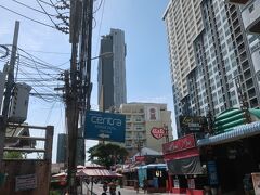5,【CENTARA　Hotel】案内看板
Pattaya Saisong13
Centara Avenue Resideces　への路地入り口でもあります。