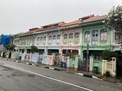 さて、カトンまで徒歩で移動。
街がかわいい～
ペラナカン・ハウス（Peranakan Houses）