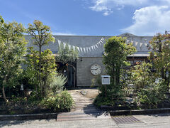 富知六所浅間神社のすぐ近くのキャトルエピスへ。