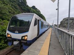 17：08　さて、千畳敷に到着です。
15分停車します。
観光タイム。
発車の5分前に、汽笛を鳴らしてくれます。