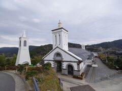このあたりはバスの本数も少なかったので徒歩で小田平集落（石積集落景観）に向かいました。約30分。この出津教会堂は1882年フランス人宣教師ド・ロ神父により建てられました。