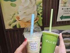 隣同士の店舗で購入、乾杯！