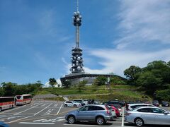 日本平駐車場からのクルマで日本平ロープウェイ日本平駅の駐車場にやって来ました。当初は予定していなかったのですが、せっかくなのでロープウェイで久能山東照宮へ行ってみようと、急遽思い付きでやって来ました。