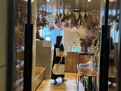 イタリアン『Sala Amabile（サーラ　アマービレ）』と同じビルの6階にある『SUZU CAFE 銀座』で2次会。