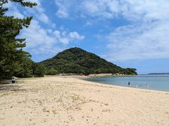 10：30　菊が浜海水浴場

今日はもう萩市内の菊が浜海水浴場。
今日も雨の心配は全く無用ぶち晴天！