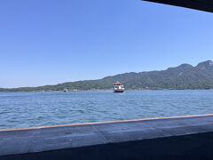 いつも通りの船に乗って移動