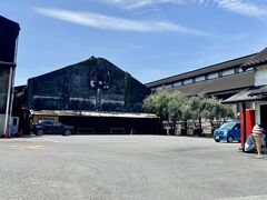 お土産も買えたのでアチコチ有名スポットを巡りながら土庄港へ戻ります！！

前回同様で・・
車内からマルキン醤油工場をパチリ☆彡