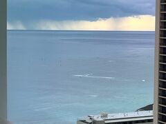 楽しかったハワイ　今日で帰国…
私の気持ちのように曇り空（他の日は晴れ続きだった）